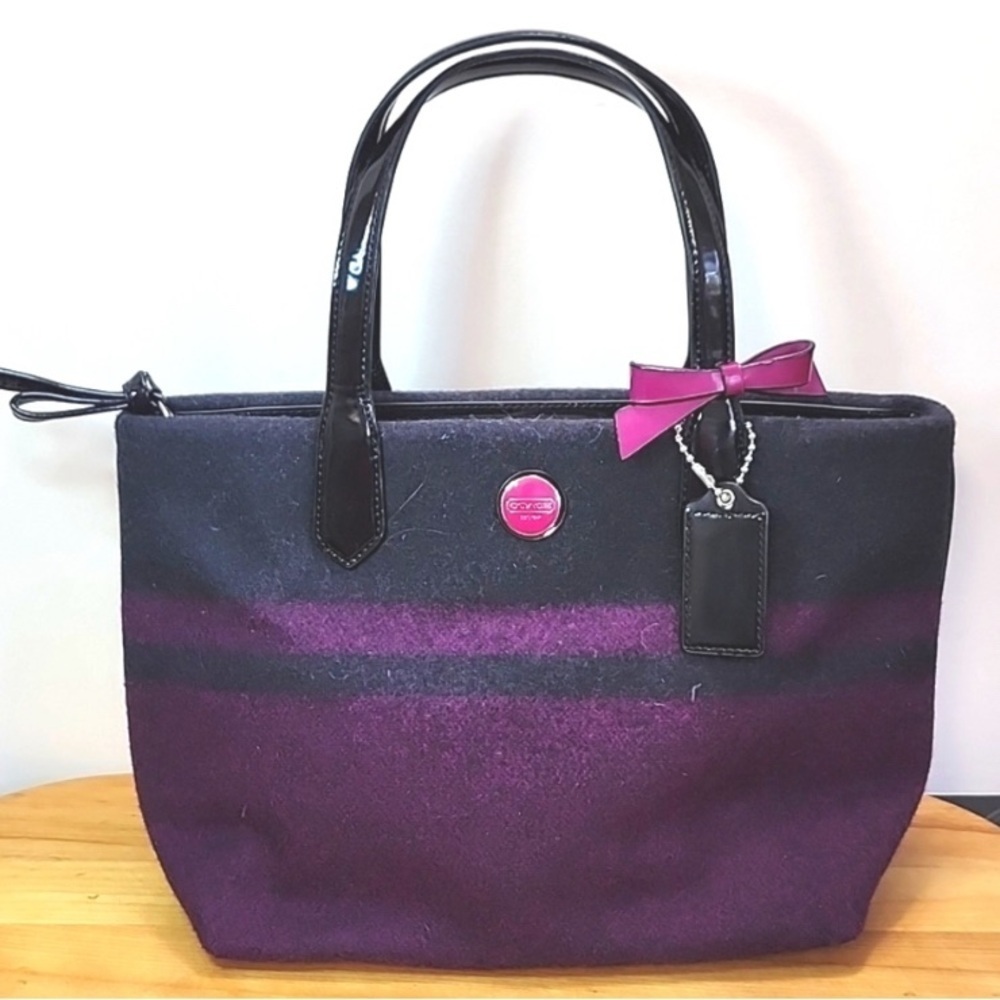 Coach | wool purse with patent leather double handles F 24786
